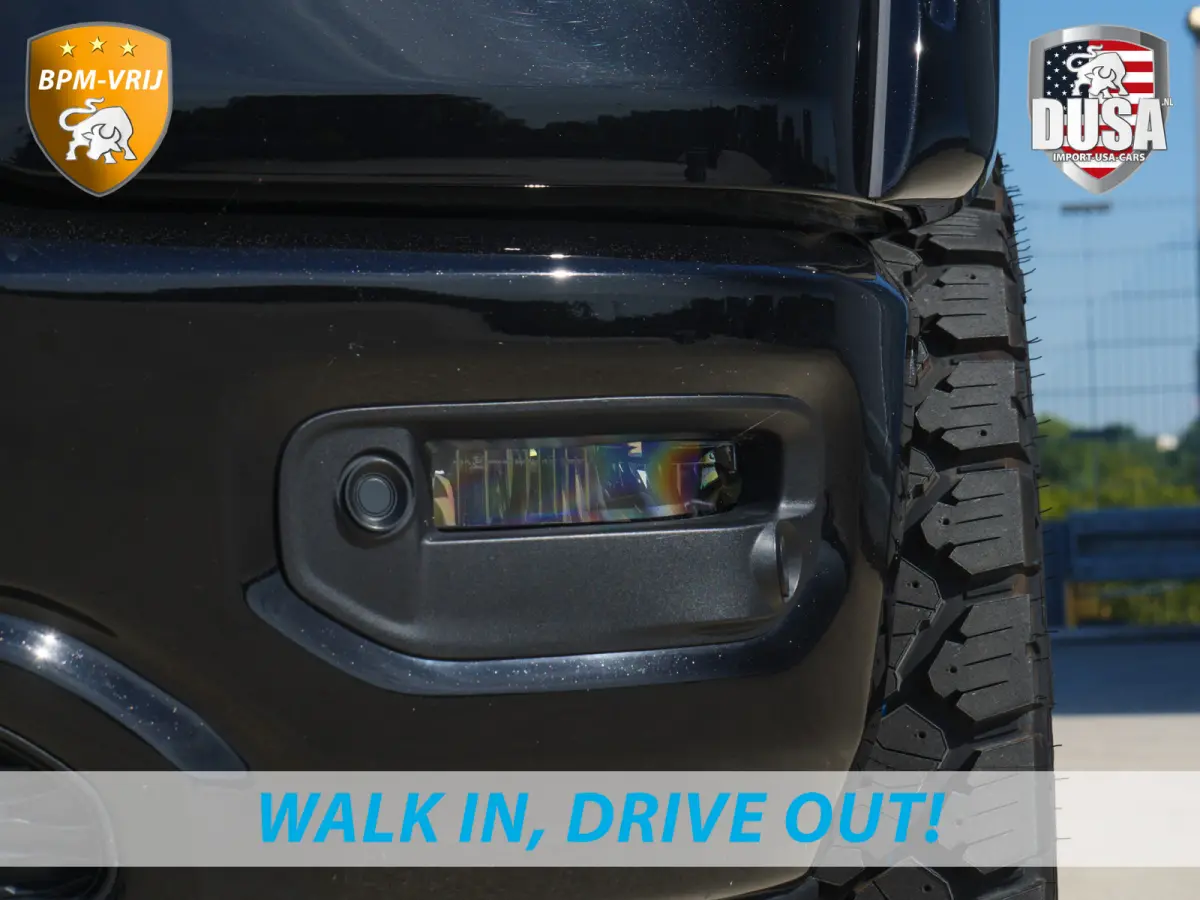 1500 | Laramie Sport | 5.7 V8 | HEMI | 4x4 | Crew Cab Panoramadak | Leder | Uconnect touchscreen | Getoonde accessoires zijn verkrijgbaar tegen meerprijs
