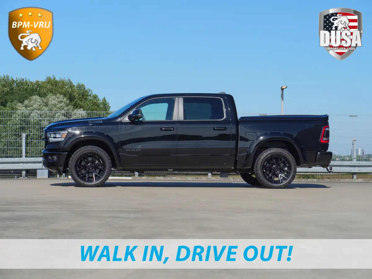 1500 | Laramie Sport | 5.7 V8 | HEMI | 4x4 | Crew Cab Panoramadak | Leder | Uconnect touchscreen | Getoonde accessoires zijn verkrijgbaar tegen meerprijs