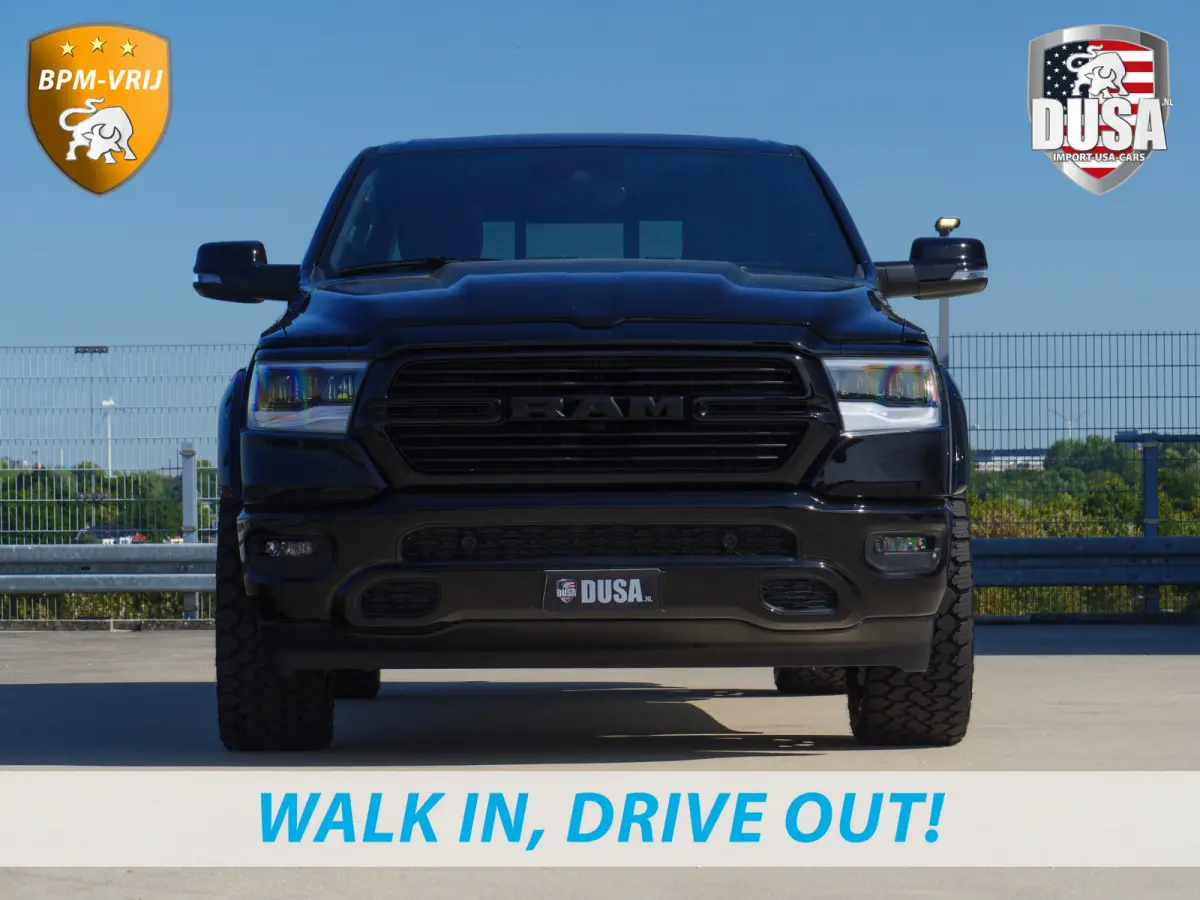 1500 | Laramie Sport | 5.7 V8 | HEMI | 4x4 | Crew Cab Panoramadak | Leder | Uconnect touchscreen | Getoonde accessoires zijn verkrijgbaar tegen meerprijs