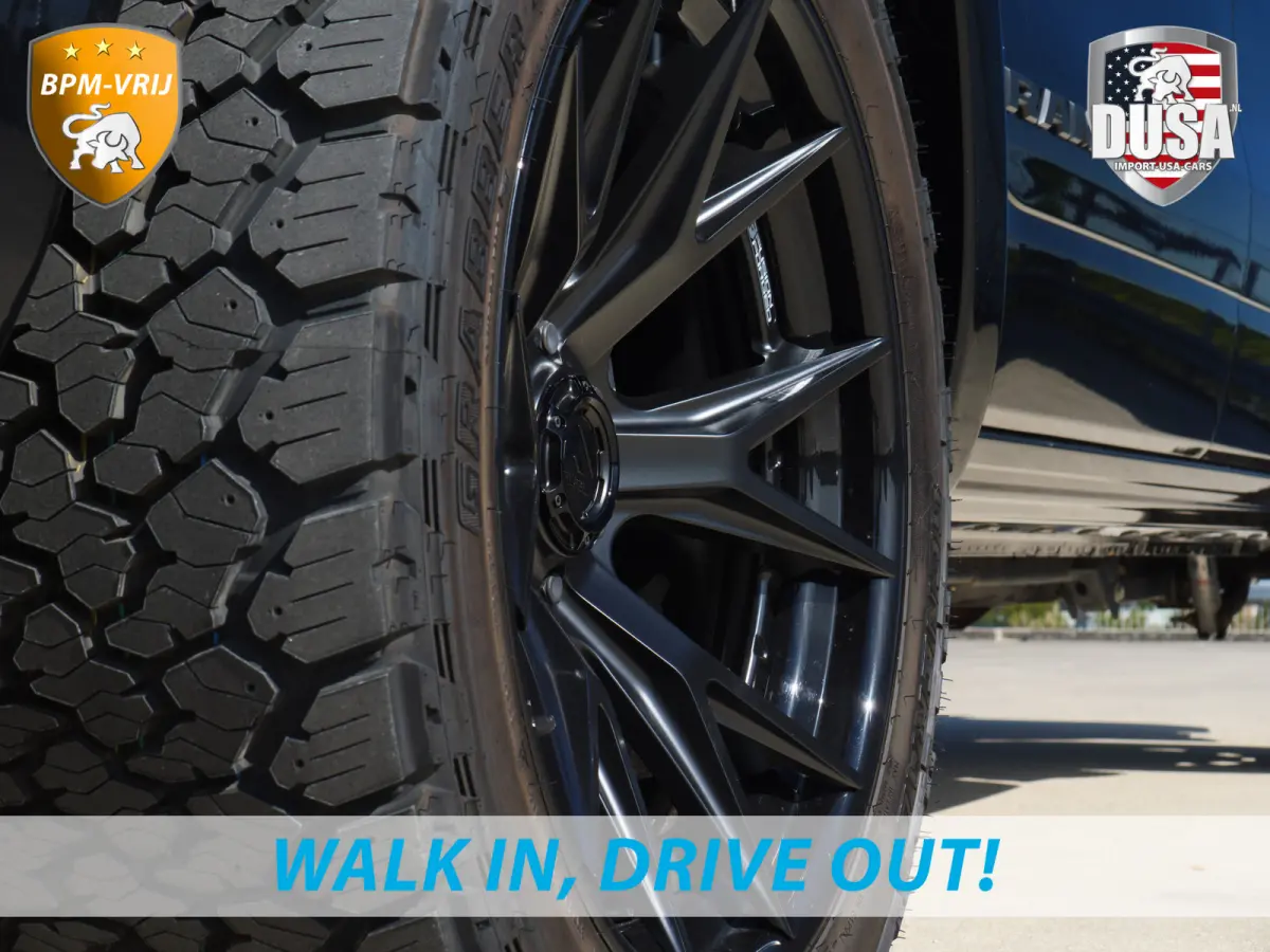 1500 | Laramie Sport | 5.7 V8 | HEMI | 4x4 | Crew Cab Panoramadak | Leder | Uconnect touchscreen | Getoonde accessoires zijn verkrijgbaar tegen meerprijs