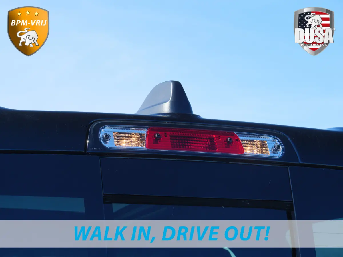 1500 | Laramie Sport | 5.7 V8 | HEMI | 4x4 | Crew Cab Panoramadak | Leder | Uconnect touchscreen | Getoonde accessoires zijn verkrijgbaar tegen meerprijs