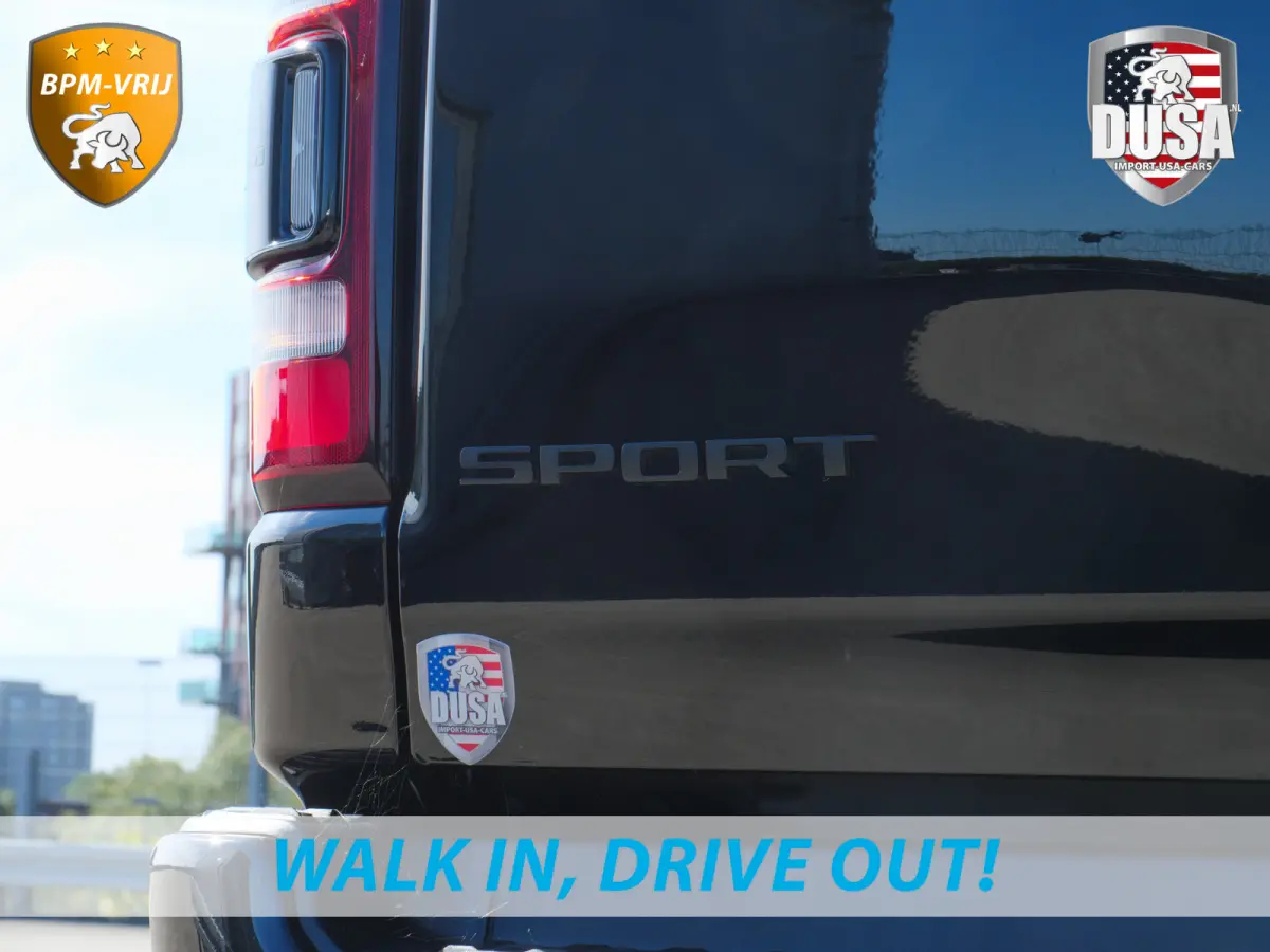 1500 | Laramie Sport | 5.7 V8 | HEMI | 4x4 | Crew Cab Panoramadak | Leder | Uconnect touchscreen | Getoonde accessoires zijn verkrijgbaar tegen meerprijs