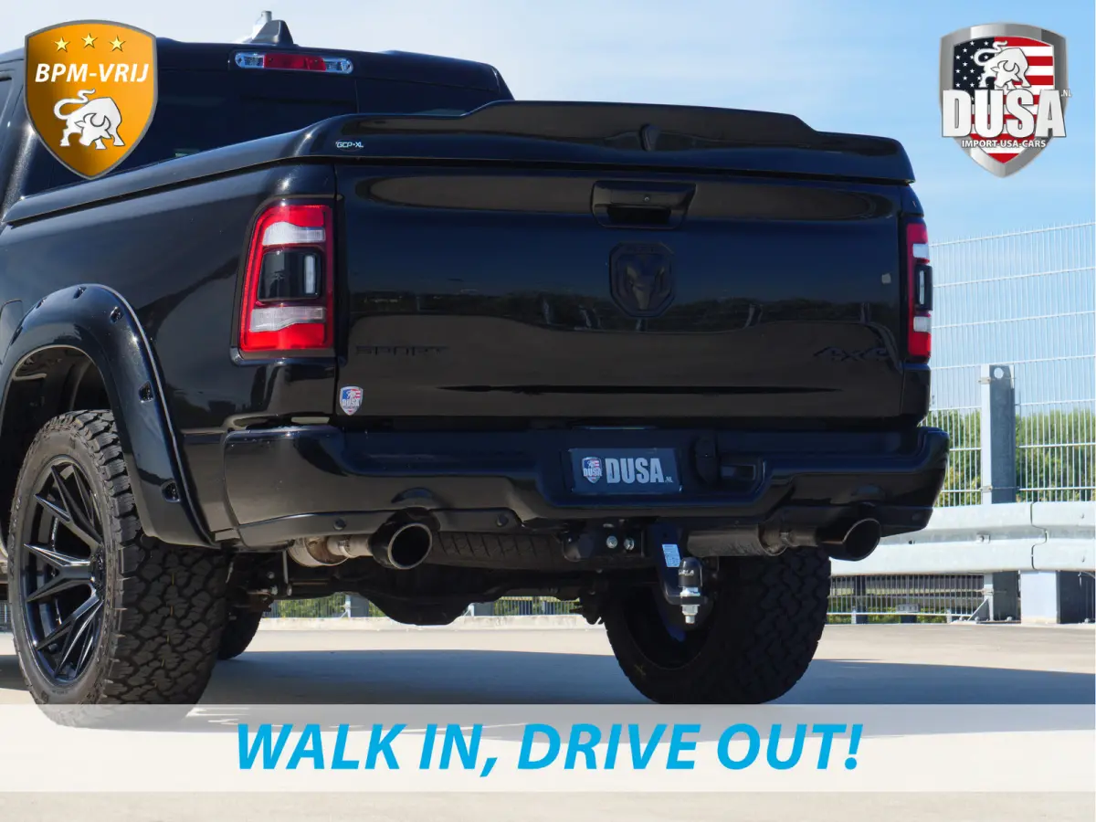1500 | Laramie Sport | 5.7 V8 | HEMI | 4x4 | Crew Cab Panoramadak | Leder | Uconnect touchscreen | Getoonde accessoires zijn verkrijgbaar tegen meerprijs