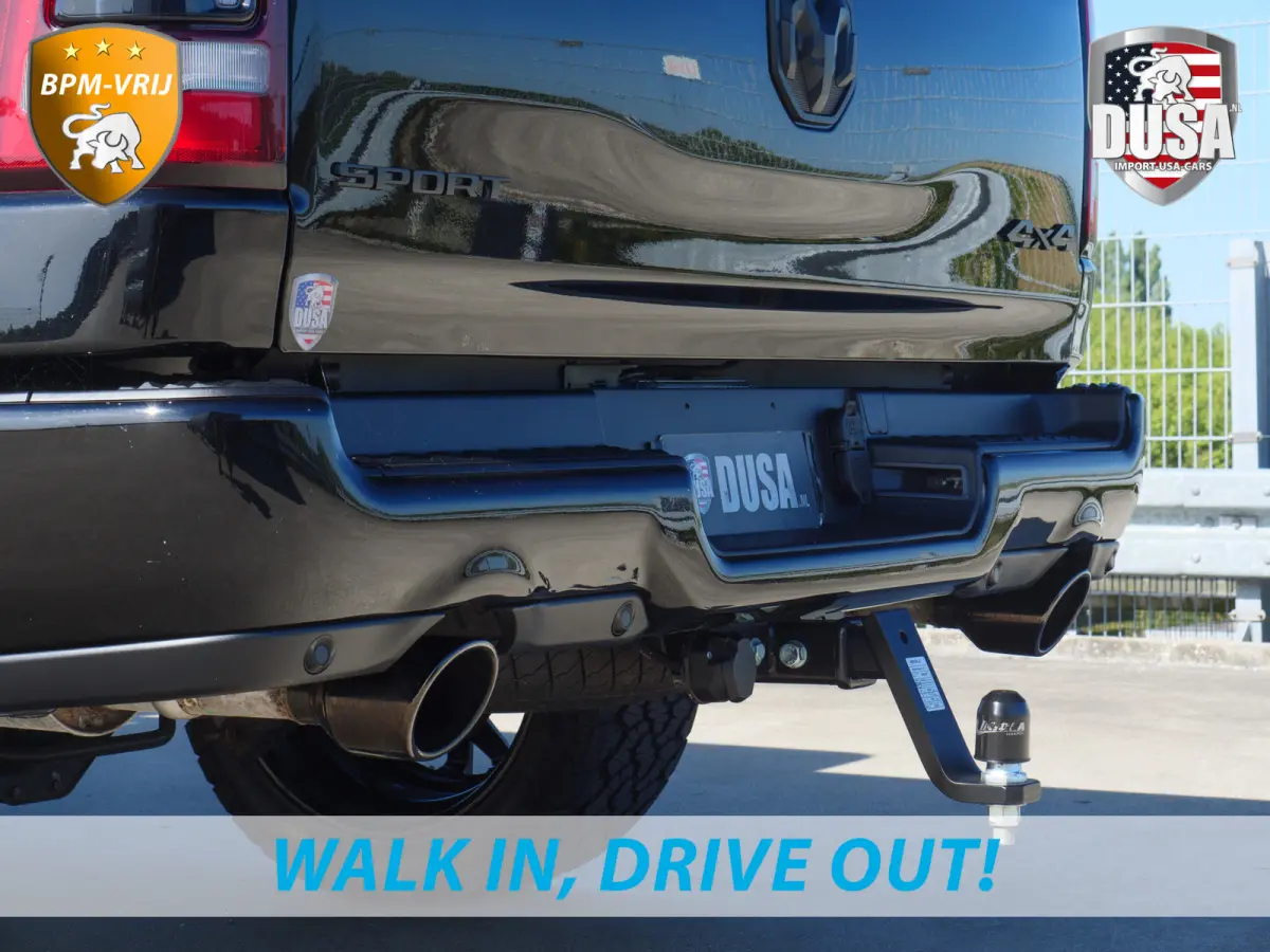 1500 | Laramie Sport | 5.7 V8 | HEMI | 4x4 | Crew Cab Panoramadak | Leder | Uconnect touchscreen | Getoonde accessoires zijn verkrijgbaar tegen meerprijs