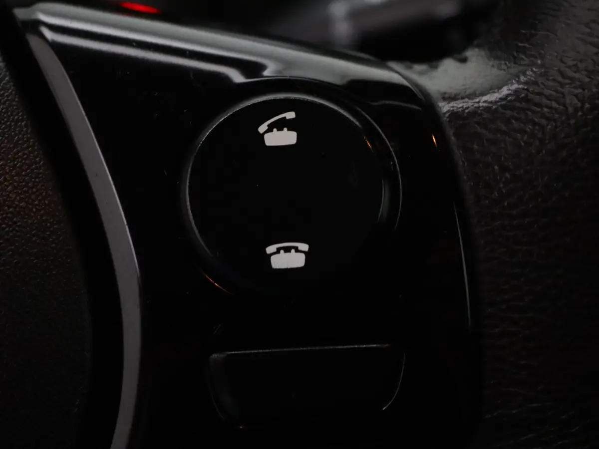 1.0 VVT-i x-joy Apple Carplay/Android Auto | Climate