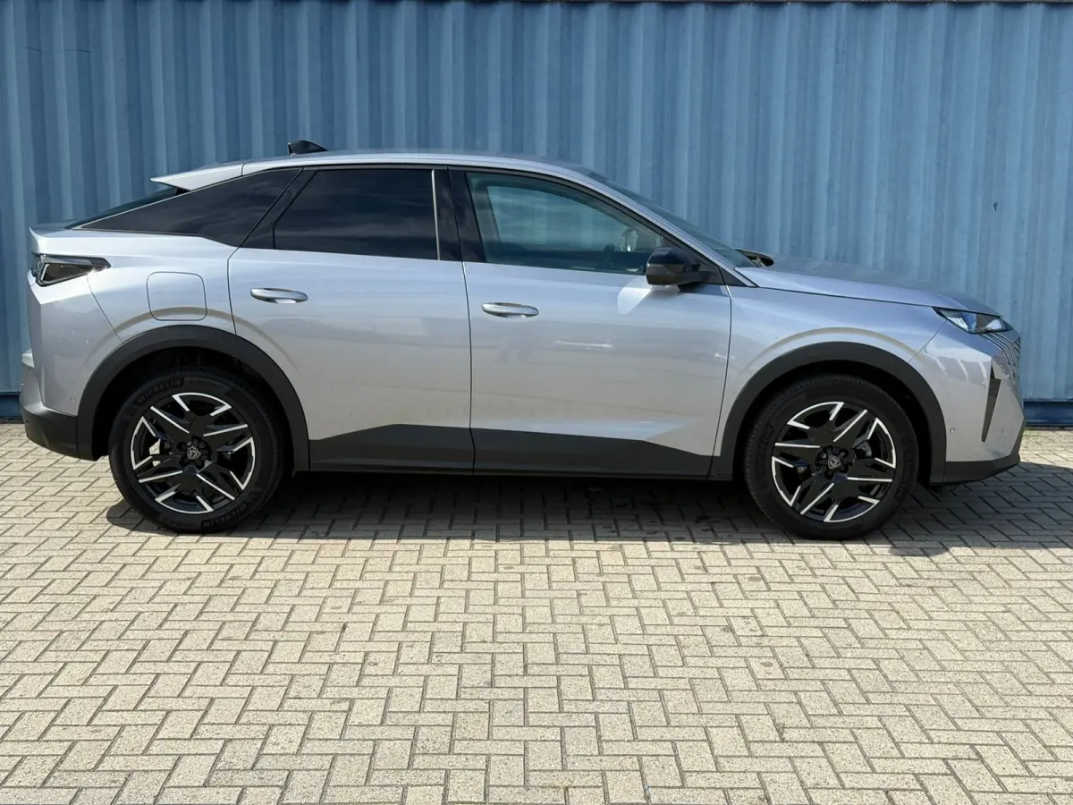 1.2 Hybrid 136 Allure 360 Camera | Adeptieve cruise control | Stuurwielverwarming | Navigatie | Apple carplay & Android auto