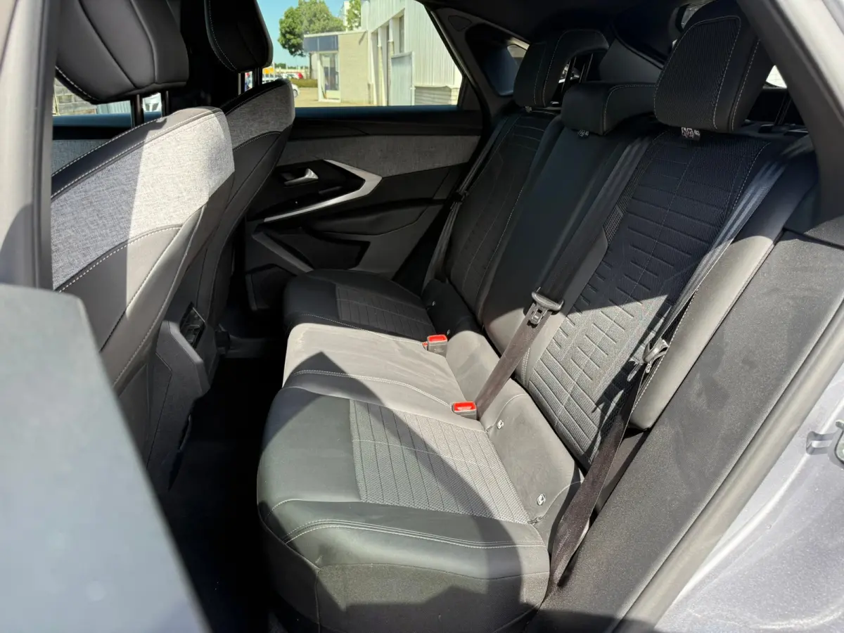 1.2 Hybrid 136 Allure 360 Camera | Adeptieve cruise control | Stuurwielverwarming | Navigatie | Apple carplay & Android auto