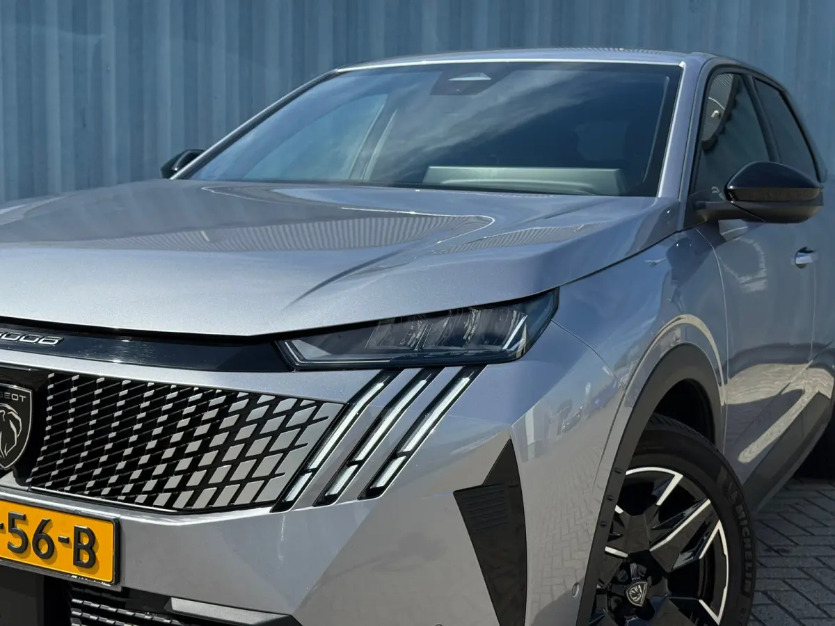 1.2 Hybrid 136 Allure 360 Camera | Adeptieve cruise control | Stuurwielverwarming | Navigatie | Apple carplay & Android auto
