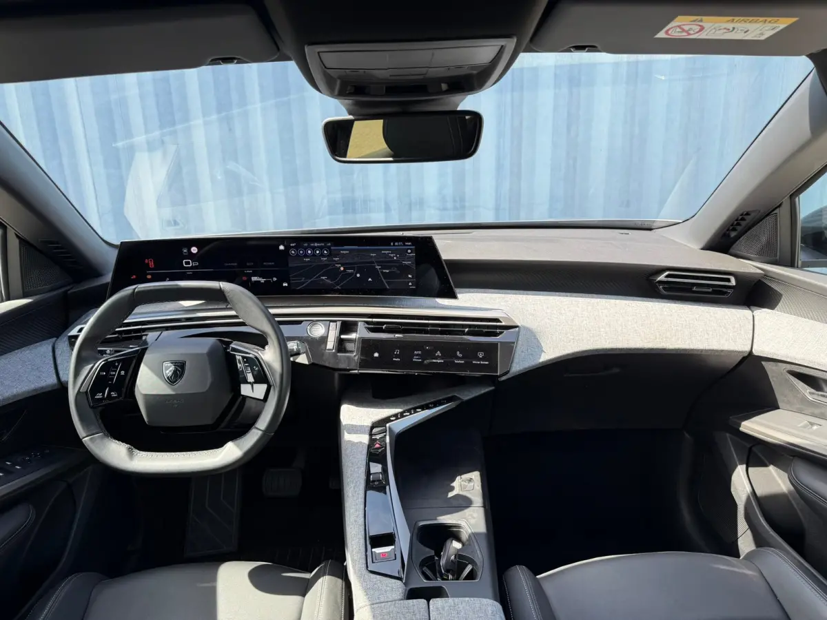 1.2 Hybrid 136 Allure 360 Camera | Adeptieve cruise control | Stuurwielverwarming | Navigatie | Apple carplay & Android auto