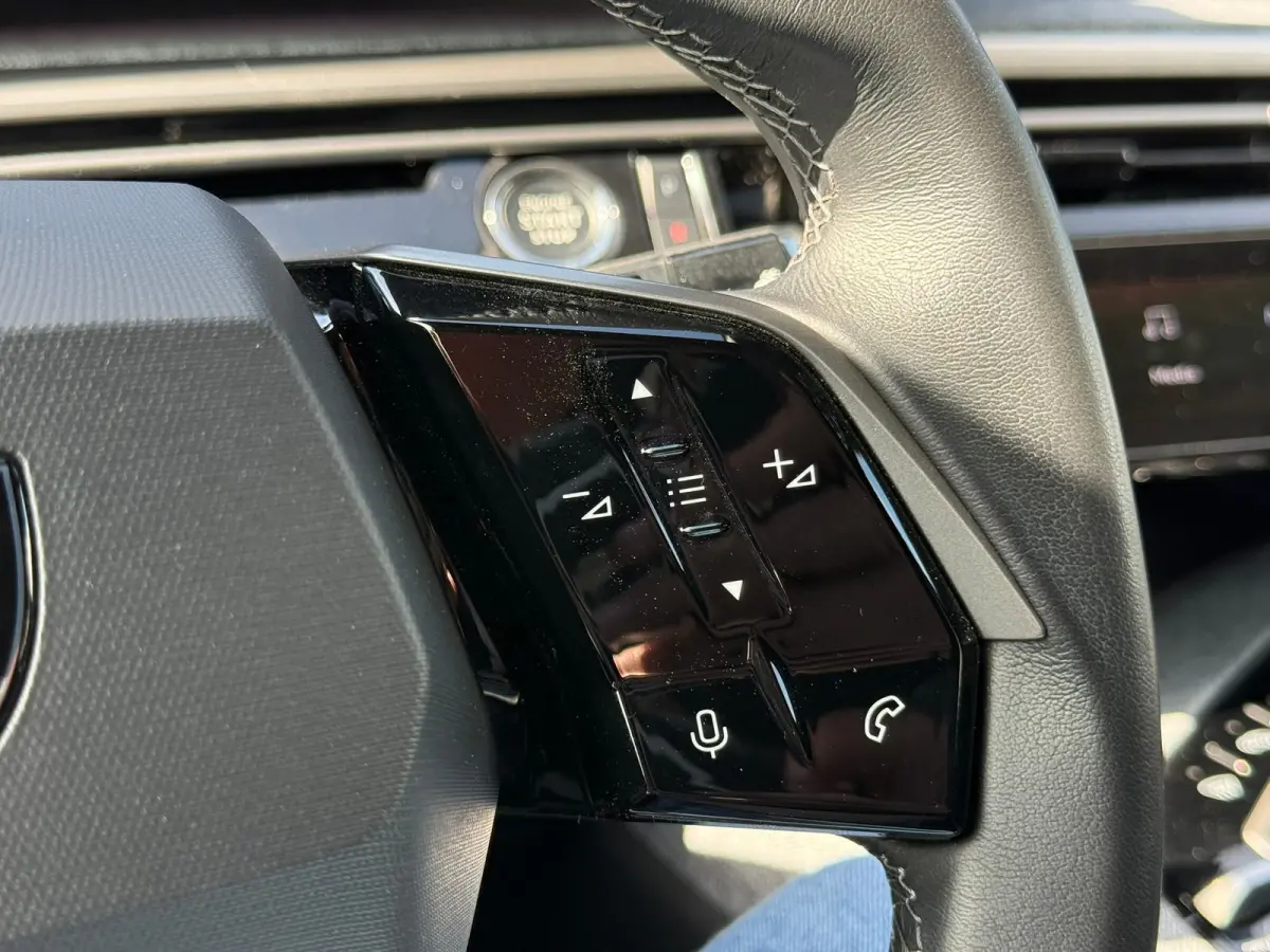 1.2 Hybrid 136 Allure 360 Camera | Adeptieve cruise control | Stuurwielverwarming | Navigatie | Apple carplay & Android auto