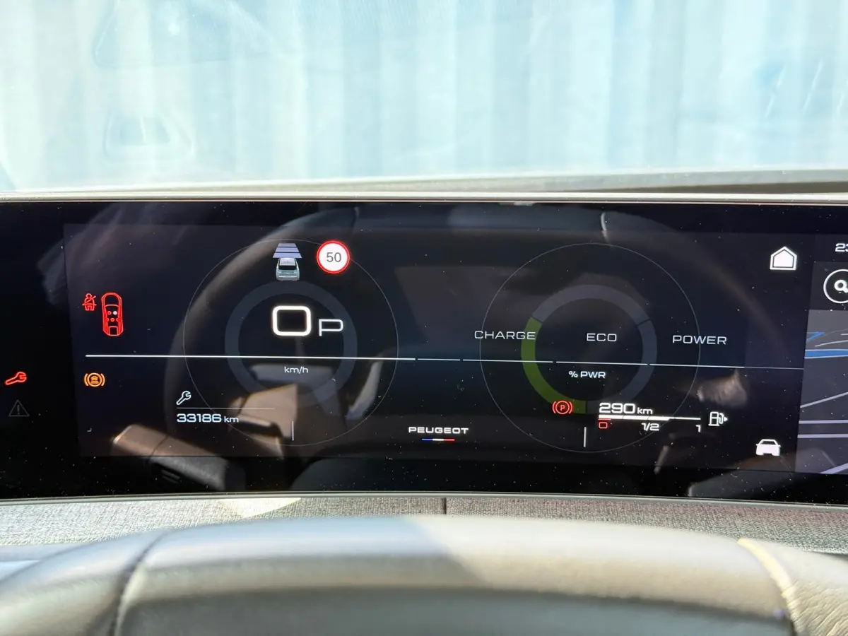 1.2 Hybrid 136 Allure 360 Camera | Adeptieve cruise control | Stuurwielverwarming | Navigatie | Apple carplay & Android auto