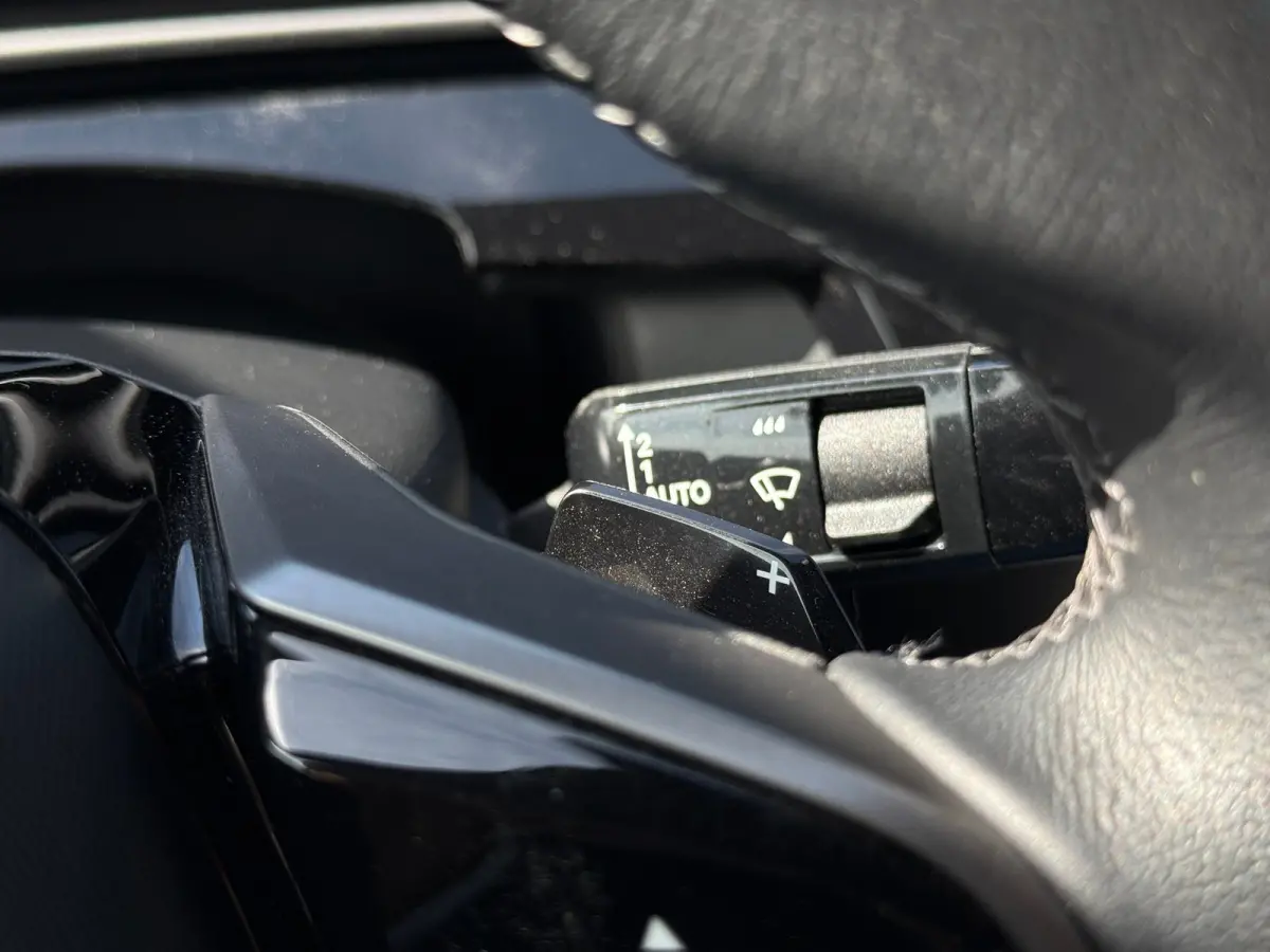1.2 Hybrid 136 Allure 360 Camera | Adeptieve cruise control | Stuurwielverwarming | Navigatie | Apple carplay & Android auto