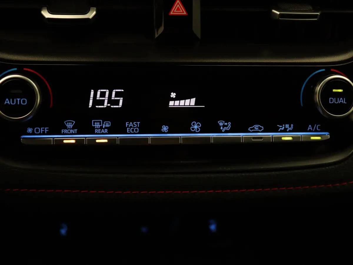 1.8 Hybrid Executive Apple Carplay/Android Auto | Climate