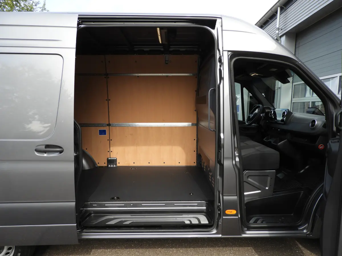 317 1.9 CDI L2H2 RWD AUT | LED | CAMERA | MBUX | CRUISE