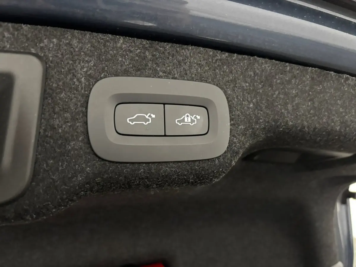 2.0 T8 AWD Ultimate Bright | SCHUIFDAK | harman/kardon | 360° | Stoelventilatie