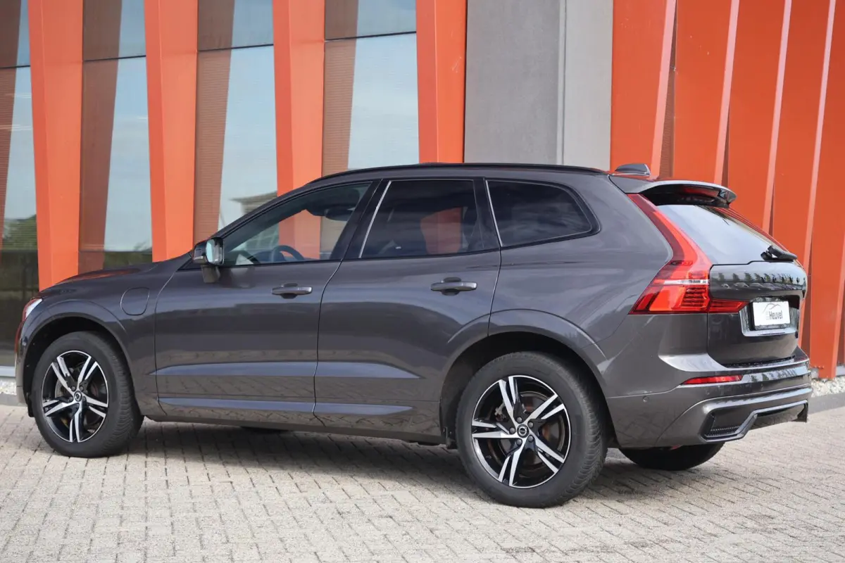 T6 Recharge AWD R-Design | Stoelverwarming & Koeling | 360° Camera | Panoramadak | Long Range | H/K | Keyless