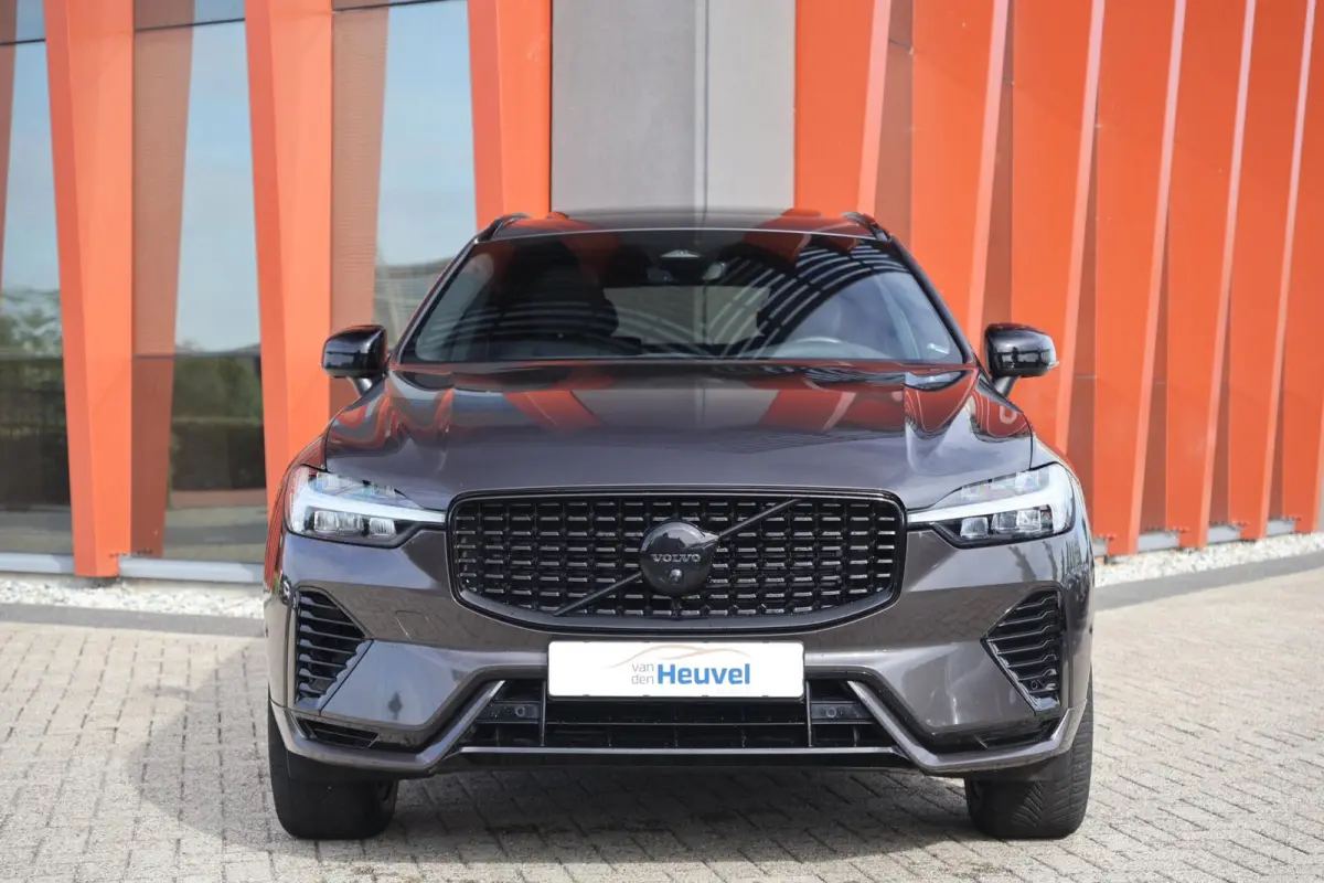 T6 Recharge AWD R-Design | Stoelverwarming & Koeling | 360° Camera | Panoramadak | Long Range | H/K | Keyless