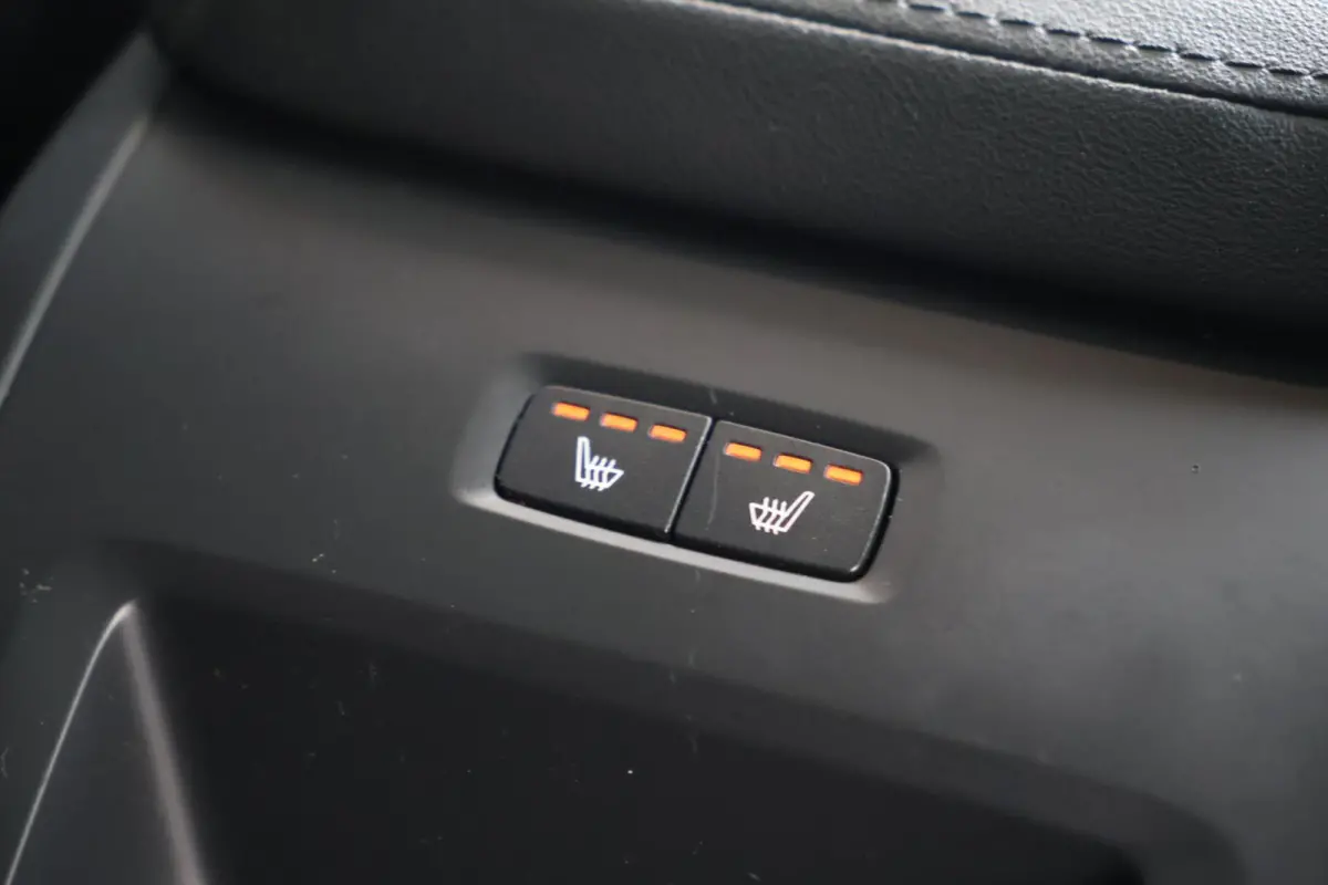 T6 Recharge AWD R-Design | Stoelverwarming & Koeling | 360° Camera | Panoramadak | Long Range | H/K | Keyless