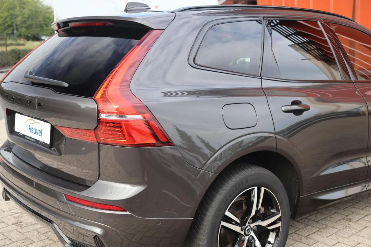 T6 Recharge AWD R-Design | Stoelverwarming & Koeling | 360° Camera | Panoramadak | Long Range | H/K | Keyless