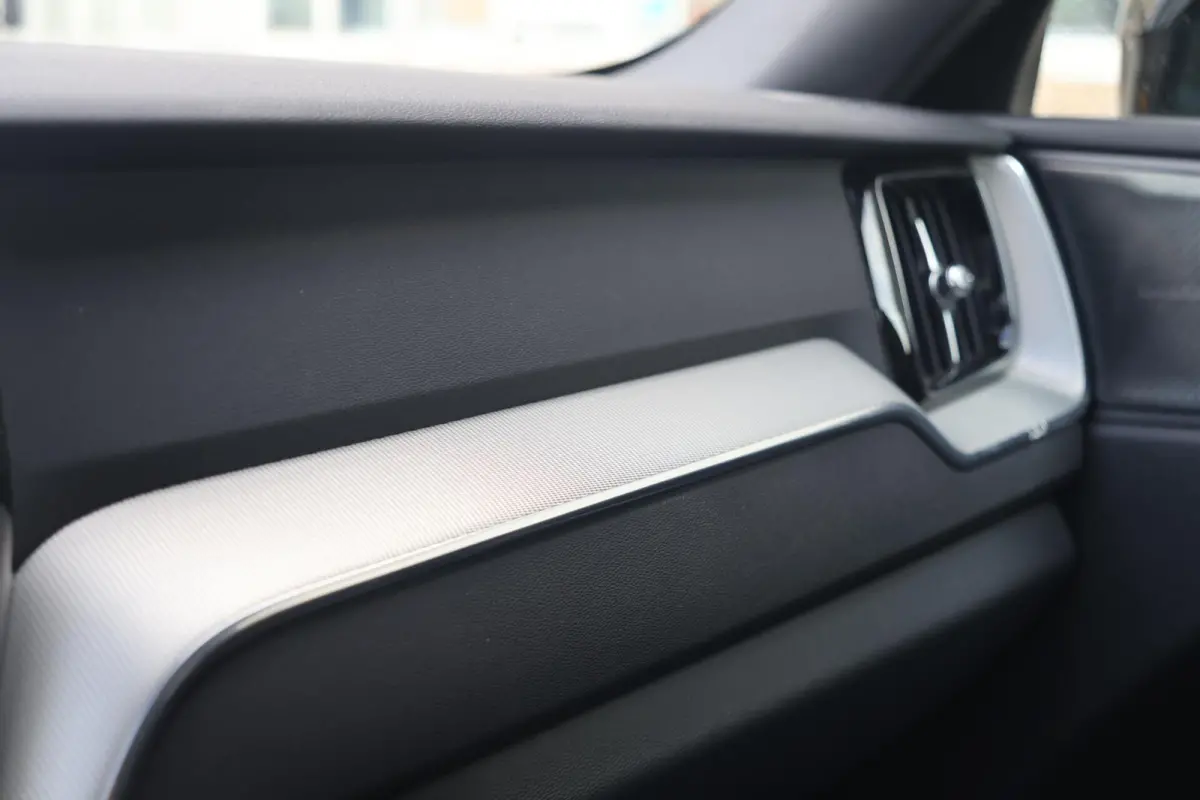 T6 Recharge AWD R-Design | Stoelverwarming & Koeling | 360° Camera | Panoramadak | Long Range | H/K | Keyless