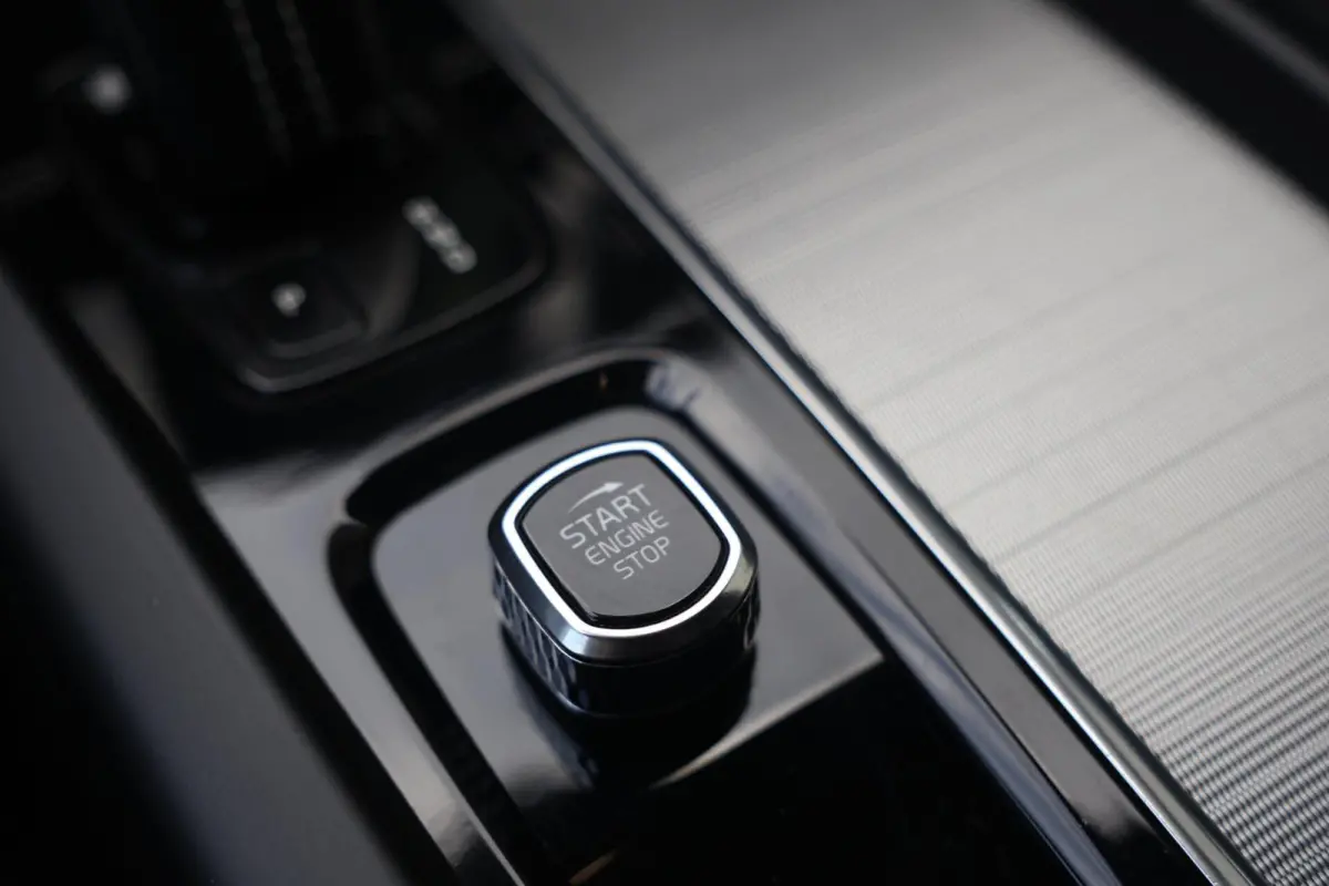 T6 Recharge AWD R-Design | Stoelverwarming & Koeling | 360° Camera | Panoramadak | Long Range | H/K | Keyless