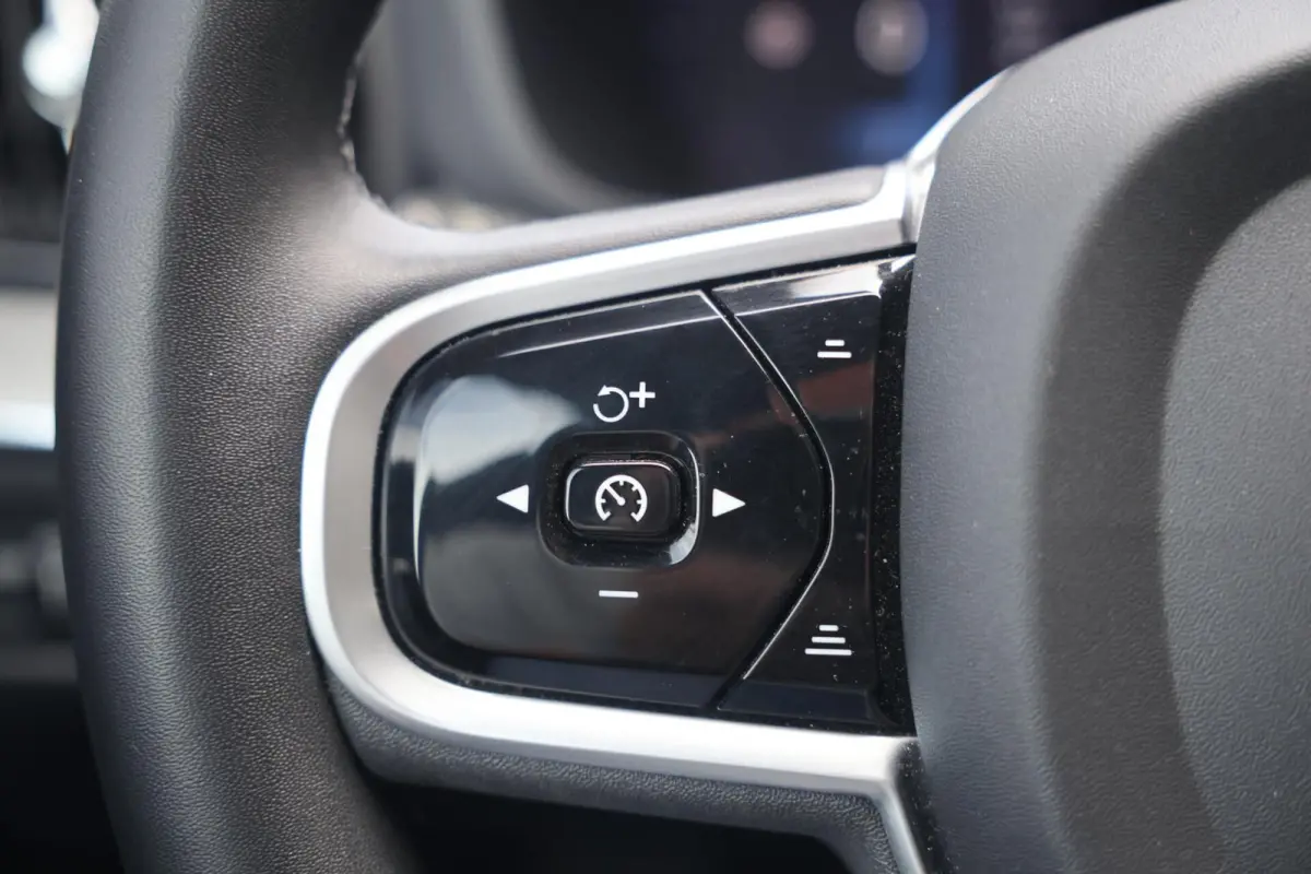 T6 Recharge AWD R-Design | Stoelverwarming & Koeling | 360° Camera | Panoramadak | Long Range | H/K | Keyless