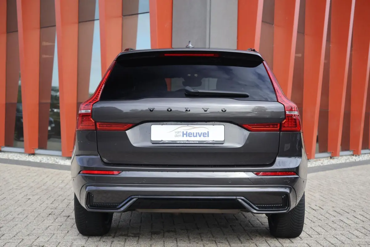 T6 Recharge AWD R-Design | Stoelverwarming & Koeling | 360° Camera | Panoramadak | Long Range | H/K | Keyless