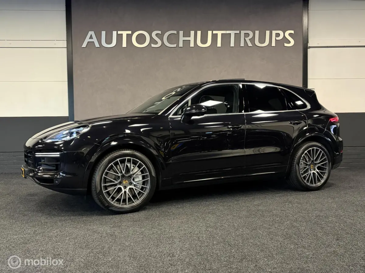 4.0 Turbo BURMESTER / 4WS / NIGHTVISION / ELEKTR. TR.HAAK / SPORTCHRONO / DEALER O.H. / STOELKOELING+VERWARMING