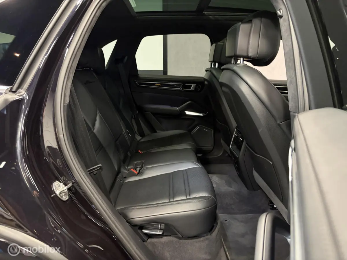4.0 Turbo BURMESTER / 4WS / NIGHTVISION / ELEKTR. TR.HAAK / SPORTCHRONO / DEALER O.H. / STOELKOELING+VERWARMING