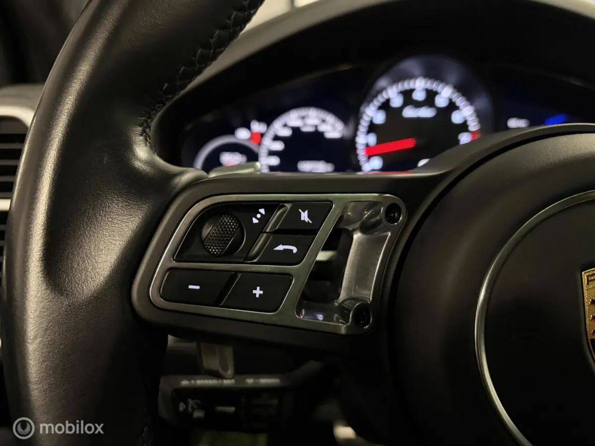 4.0 Turbo BURMESTER / 4WS / NIGHTVISION / ELEKTR. TR.HAAK / SPORTCHRONO / DEALER O.H. / STOELKOELING+VERWARMING
