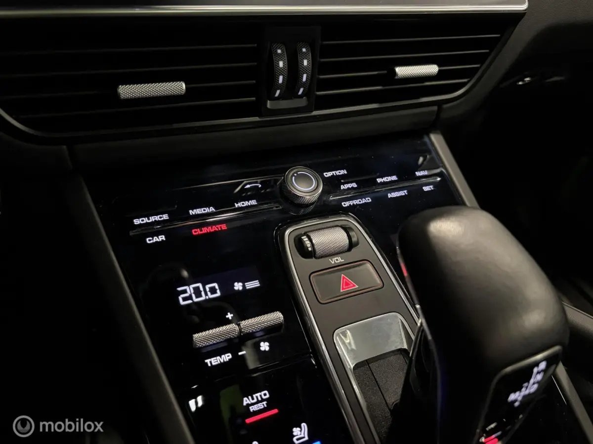 4.0 Turbo BURMESTER / 4WS / NIGHTVISION / ELEKTR. TR.HAAK / SPORTCHRONO / DEALER O.H. / STOELKOELING+VERWARMING