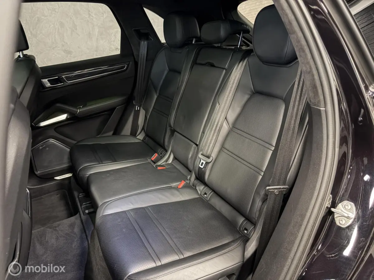 4.0 Turbo BURMESTER / 4WS / NIGHTVISION / ELEKTR. TR.HAAK / SPORTCHRONO / DEALER O.H. / STOELKOELING+VERWARMING