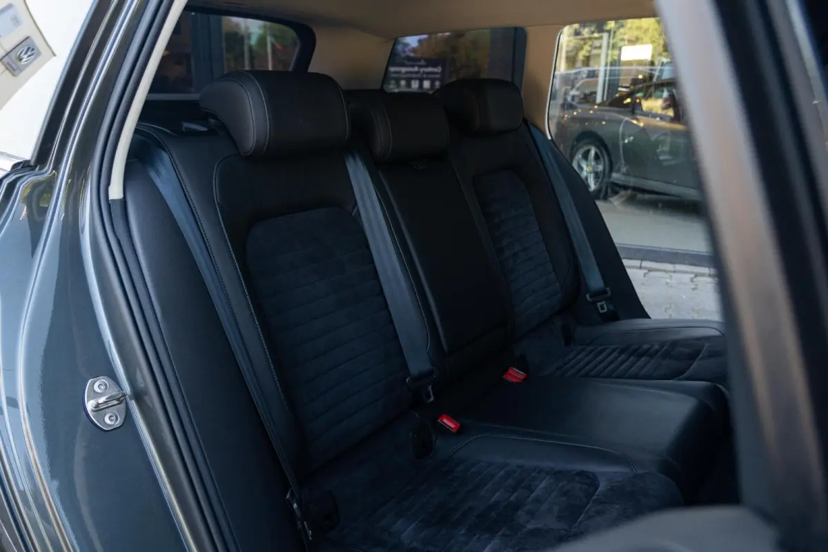 1.4 TSI ACT Highline R-Line|Org.NL NAP|Trekhaak|CarPlay|Digitaal Dashboard|ErgoComfort|Camera|Volledig Onderhouden