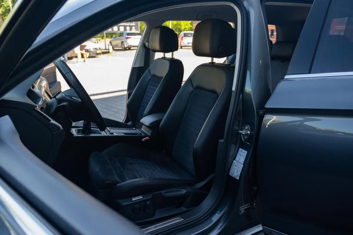 1.4 TSI ACT Highline R-Line|Org.NL NAP|Trekhaak|CarPlay|Digitaal Dashboard|ErgoComfort|Camera|Volledig Onderhouden
