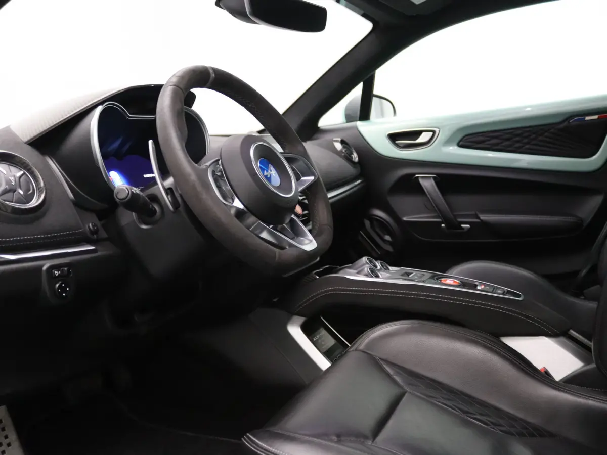 300pk Turbo GT Apple Carplay/Android Auto | Climate