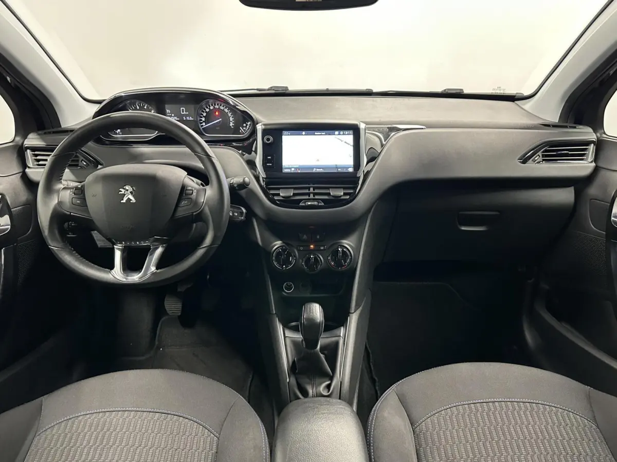 1.2 PureTech Active CARPLAY NAVI TREKHAAK CRUISE 84000 KM.