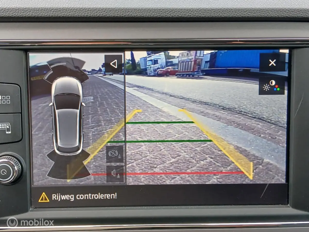 1.0 EcoTSI Style Business Intense