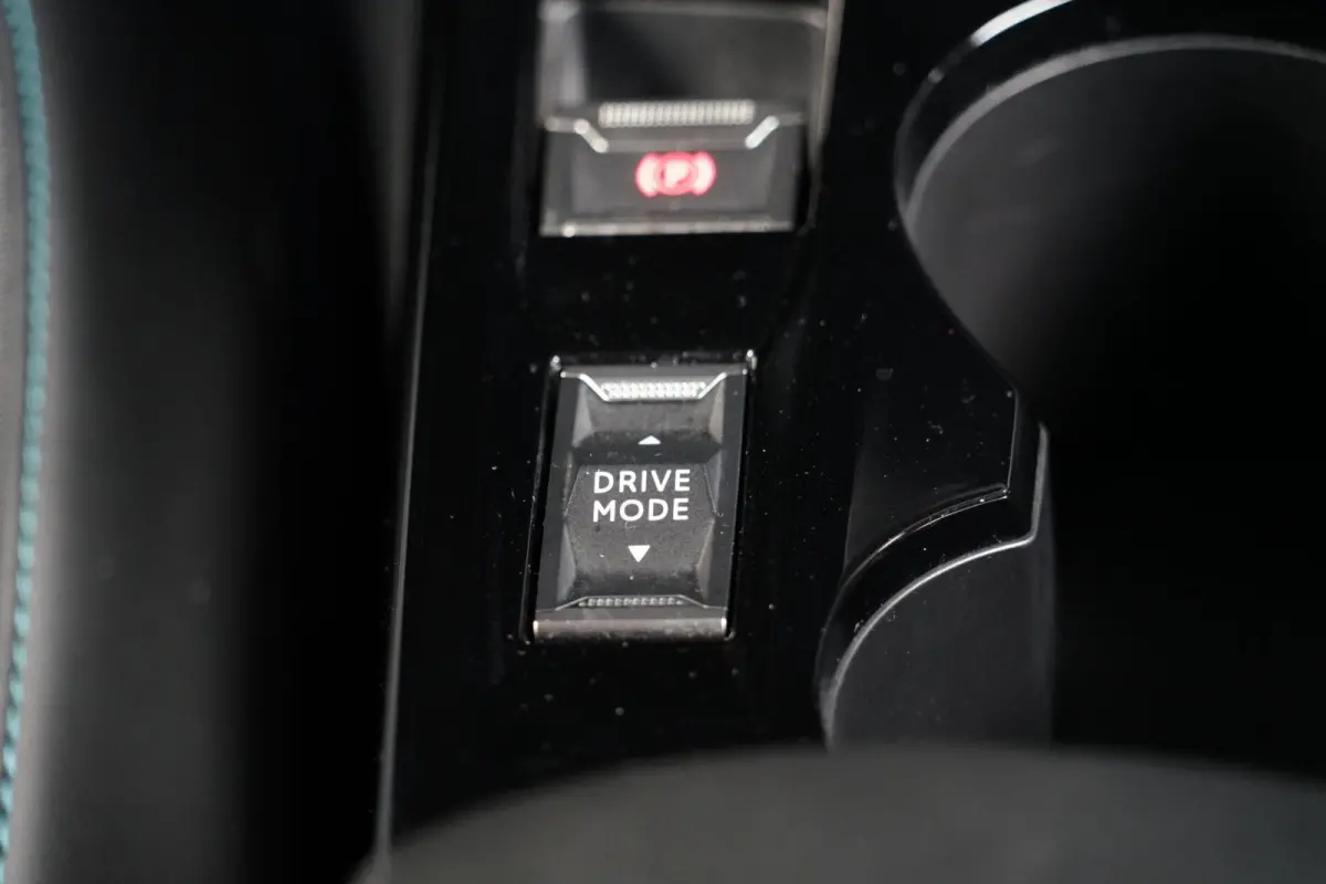1.2 PureTech Allure, NL, LED, CarPlay, clima, cam.