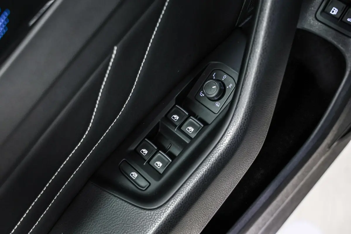 1.4 TSI eHybrid R-Line|Pano