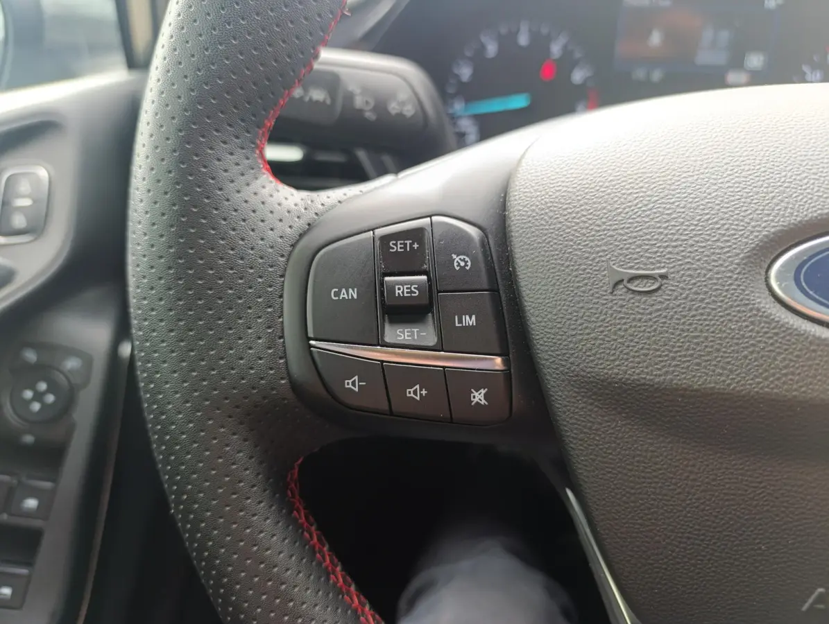 1.0 EcoBoost Hybrid ST-Line X | Climate Control | Cruise Control | Navigatie | Camera | Apple Carplay/Android Auto