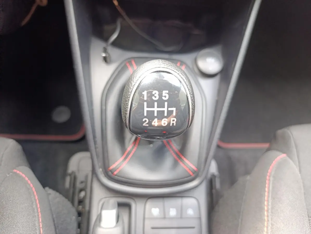 1.0 EcoBoost Hybrid ST-Line X | Climate Control | Cruise Control | Navigatie | Camera | Apple Carplay/Android Auto