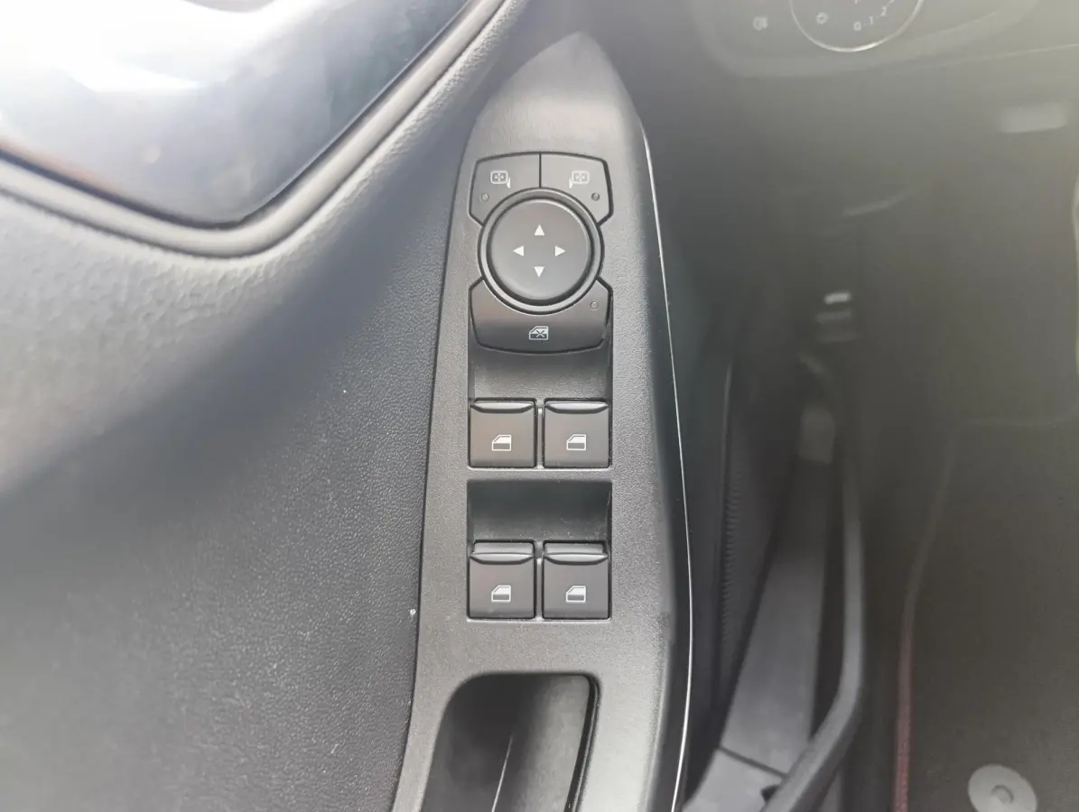 1.0 EcoBoost Hybrid ST-Line X | Climate Control | Cruise Control | Navigatie | Camera | Apple Carplay/Android Auto
