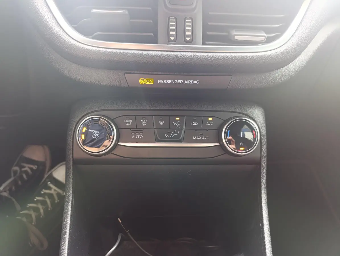 1.0 EcoBoost Hybrid ST-Line X | Climate Control | Cruise Control | Navigatie | Camera | Apple Carplay/Android Auto