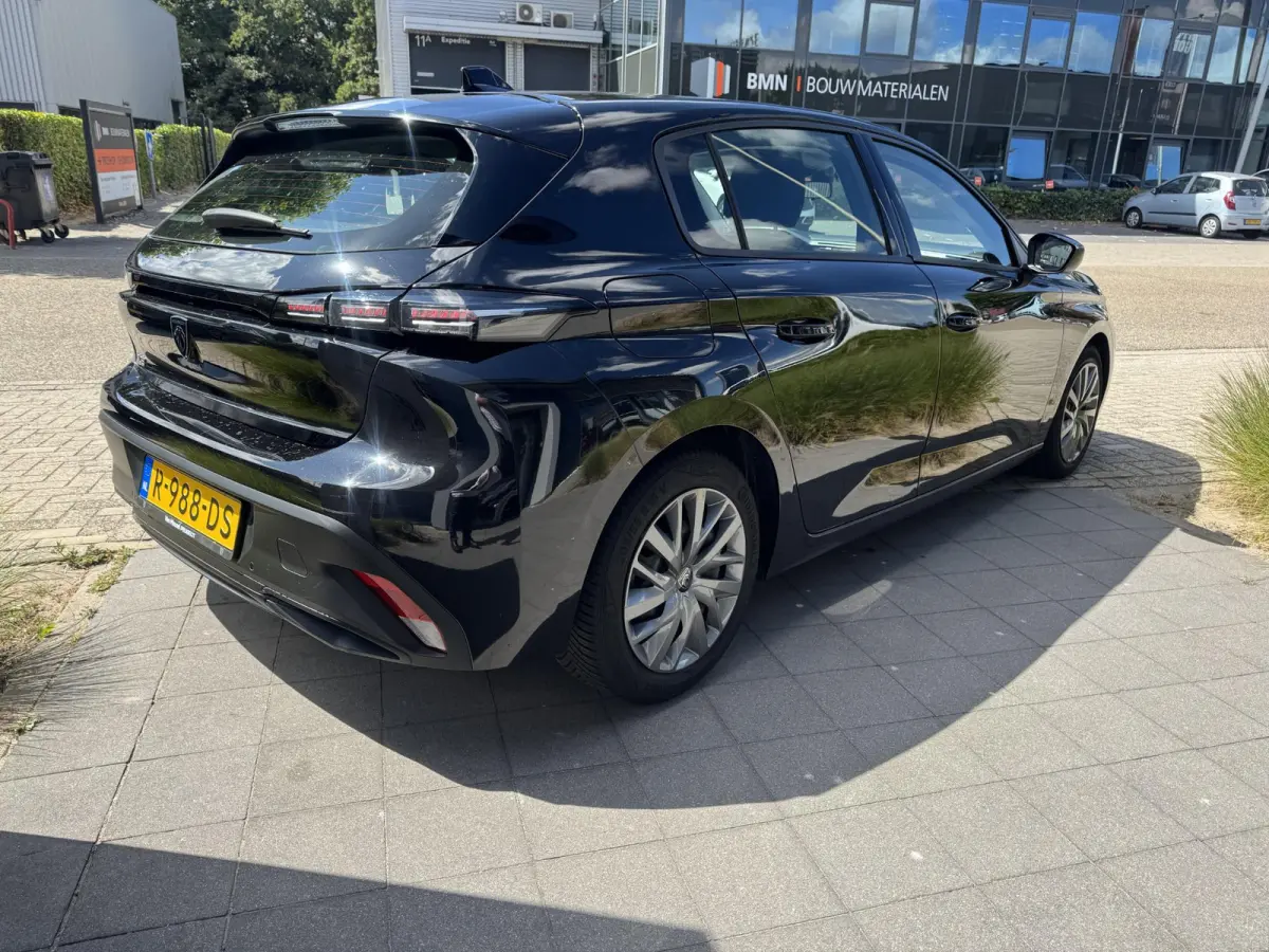 1.2 Active Pack Business 110 | APPLE CARPLAY & ANDROID AUTO | NAVI | LED | DAB |