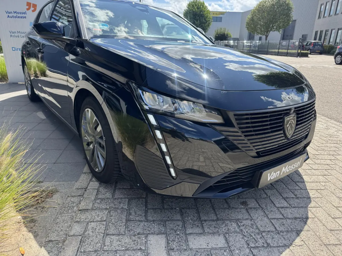 1.2 Active Pack Business 110 | APPLE CARPLAY & ANDROID AUTO | NAVI | LED | DAB |