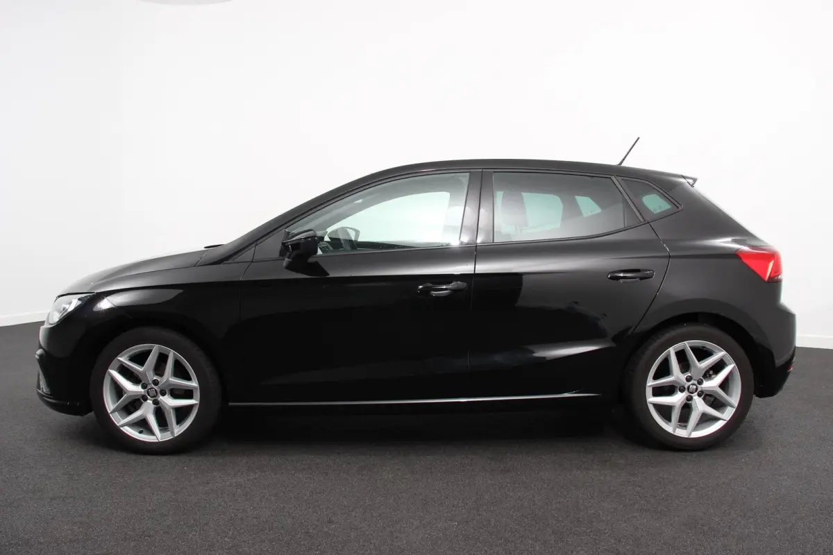 1.0 TSI DSG FR Cruise Control Front Assist Privacy Glass Stoelverwarming Apple Carplay/ Android Auto Led Lichtmetalen velgen