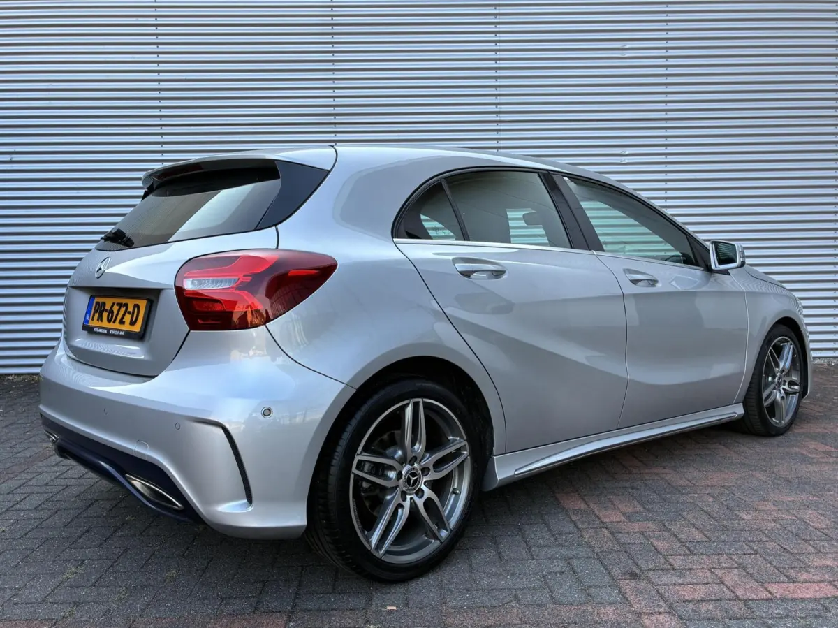A180 AMG Aut Cruise Navi Facelift Model NL Auto Xenon Led 2017