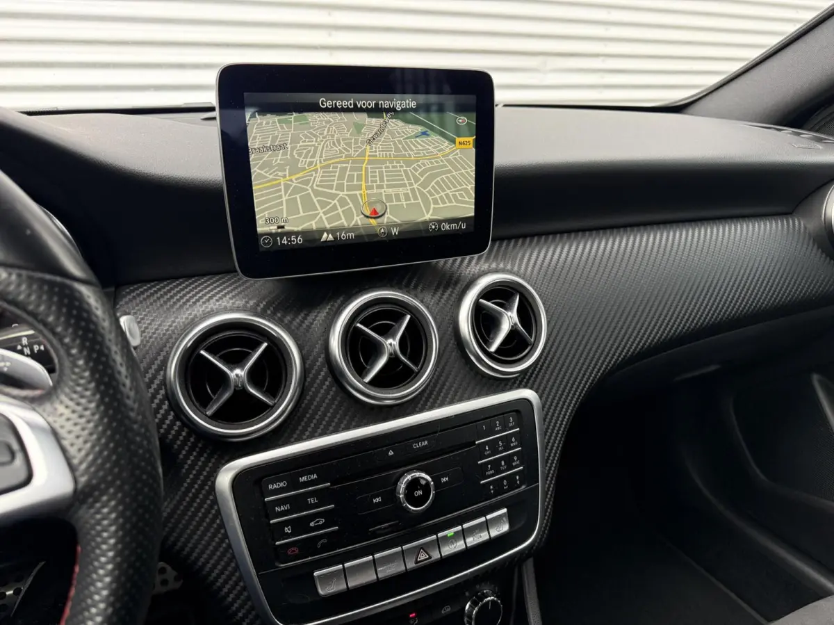 A180 AMG Aut Cruise Navi Facelift Model NL Auto Xenon Led 2017
