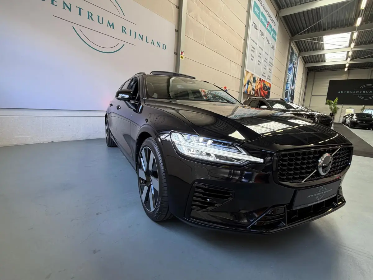2.0 T6 Plug-in hybrid AWD Ultra Dark, Pano, HUD, Leer, Elektrische stoelen, stoel/Stuurverwarming, Harman kardon,