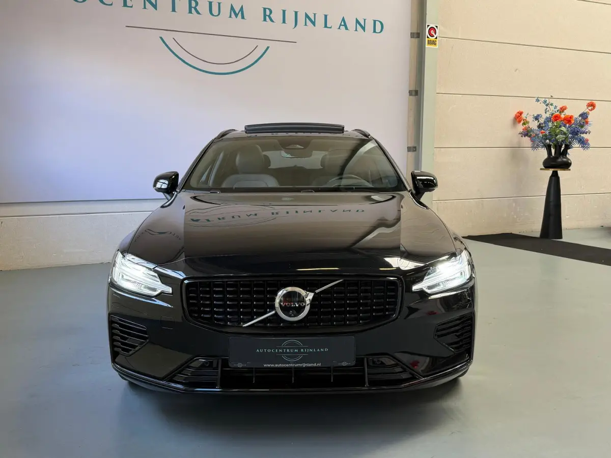 2.0 T6 Plug-in hybrid AWD Ultra Dark, Pano, HUD, Leer, Elektrische stoelen, stoel/Stuurverwarming, Harman kardon,